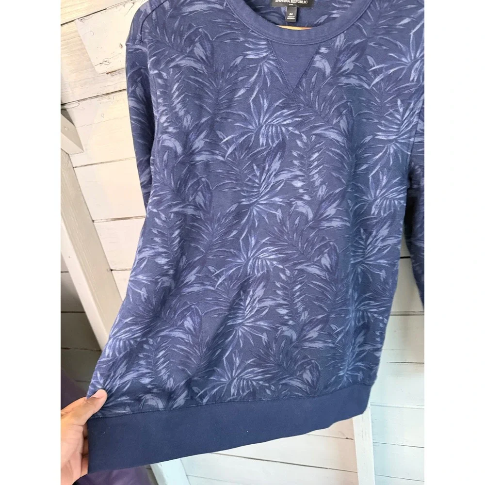Banana Republic Mens Navy Blue Tropical Palm Leaf Print Crewneck Sweatshirt M